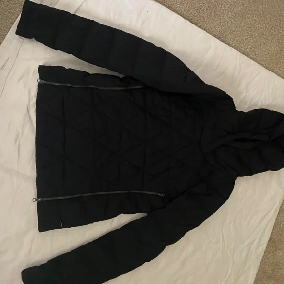 7 pieces of Lululemon Athletic Wear - Picture 5 of 11